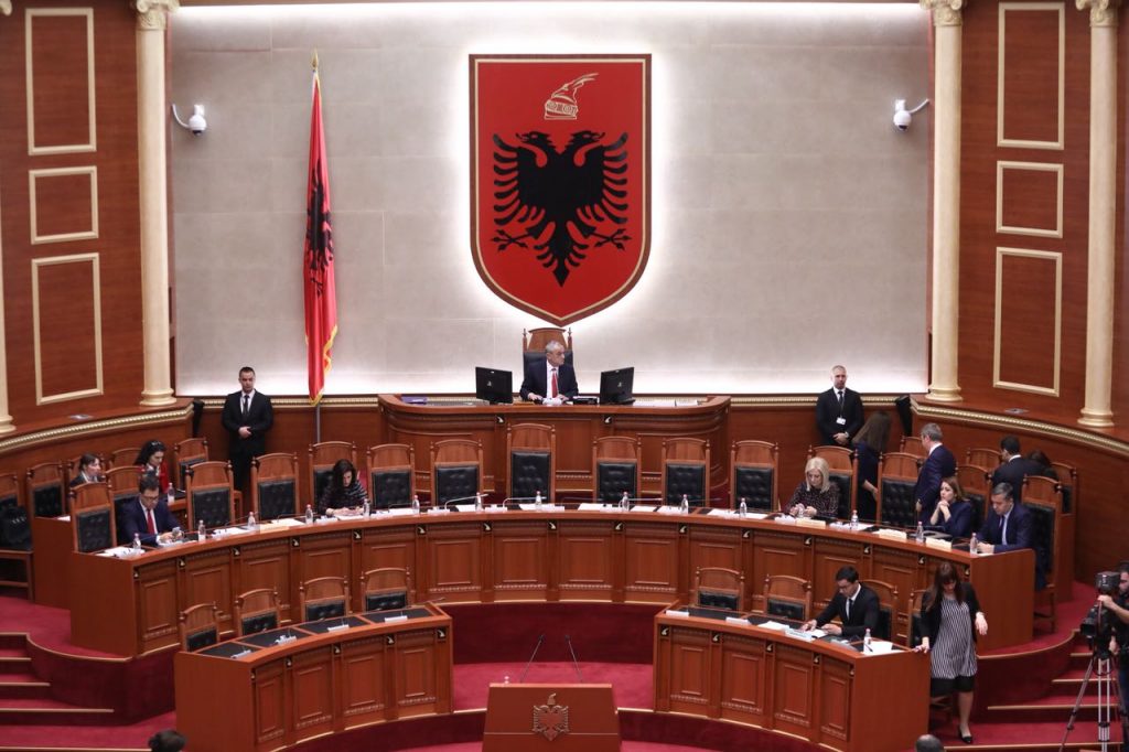 Kuvendi fsheh paratë që shpenzohen për deputetët. Thyhet urdhri i Byrosë