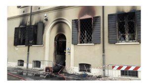 Itali / Zjarr në komisariat, vdesin dy femra