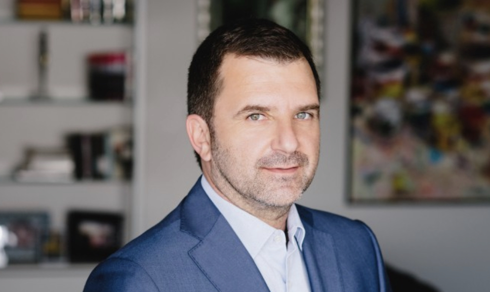 E majta që po vdes në llogoret e luftës