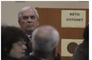 ANALIZA/ “Eksitimi’ i Gjinushit dhe diskretitimi i figurës së Akademikut. Gjuha banale kundër gazetares, kur i tha ‘qenke shume e…”
