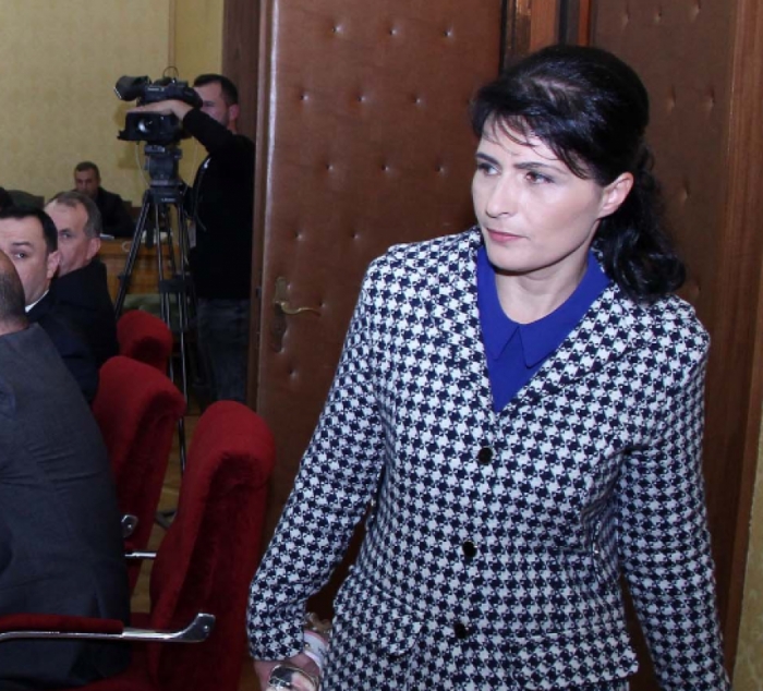 DISA ORË PAS PROTESTËS, ARTA MARKU SHKON NË KRYEMINISTRI
