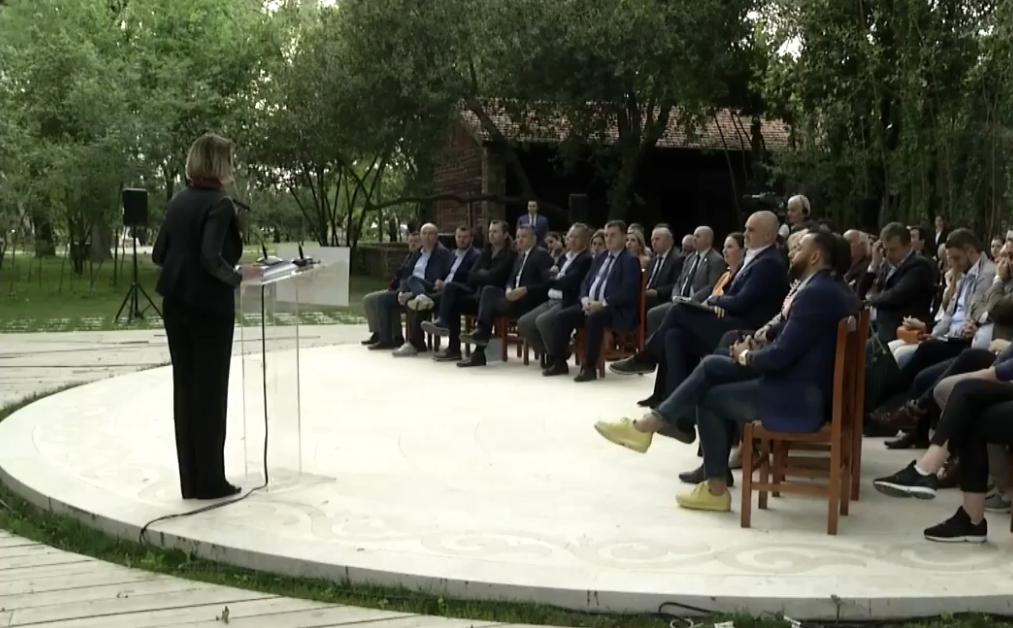 “Mund të ofrojmë edhe turizëm protestash”, Rama ironizon opozitën: Mund t’u japim mundësinë vizitorëve të marrin pjesë…
