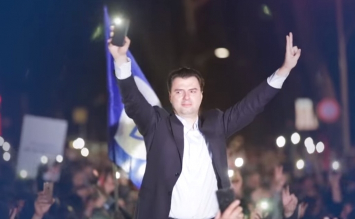 BASHA PUBLIKON SPOTIN E PROTESTËS SË SOTME: ASNJË HAP PAS!