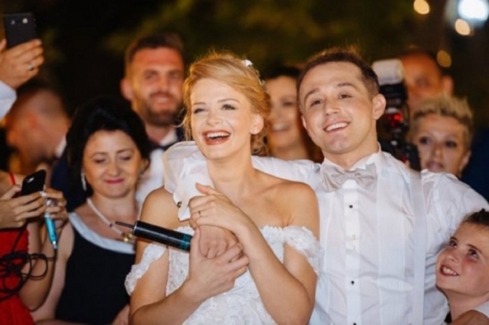 TURI DEKLAROI SE DËSHIRON 8 FËMIJË, ORINDA: E KA ME QEJF TË MADH, POR…