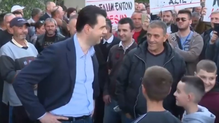 OPOZITA NIS PROTESTAT NË 12 QARQE TË VENDIT, PARALIZOHET QARKULLIMI NË KËTO AKSE