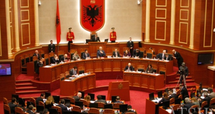 VETTINGU NË POLICI, RRËZOHET NË KUVEND DEKRETI I METËS