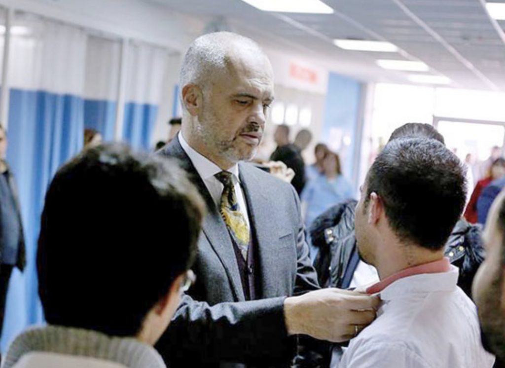 I gjithëdituri naltgjatësi  kërkon burg për tërë…