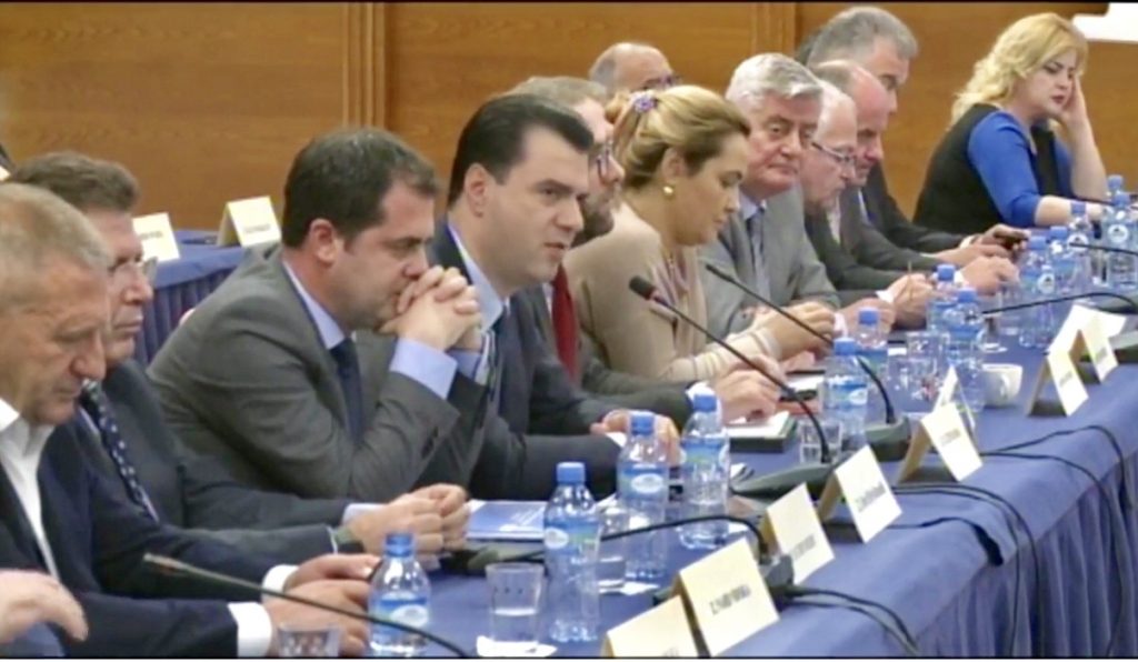 Analiza/ Platforma zhgënjyese e opozitës .Pse nuk duhet të kërkojë thjeshtë një qeveri tranzitore…