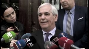 Kryetar i Partise Sociademokrate Gjinushi s’përmbahet  , ofendon gazetaren: Ik mjekohu se je e eksituar