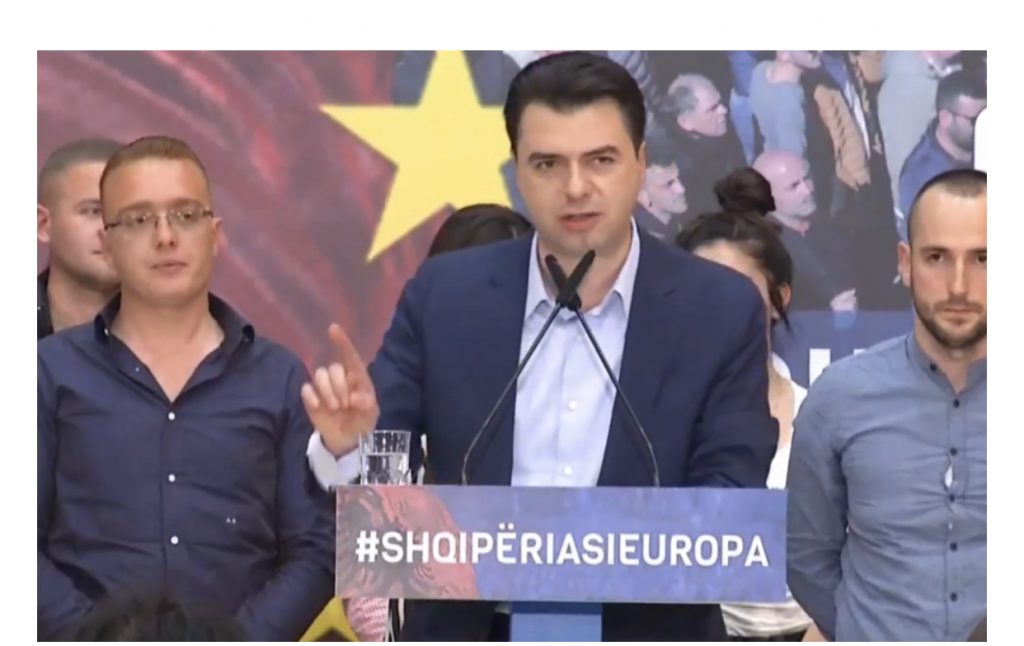 “Mendon se do t’ia kalojë miun nën hundë Europës me hilera”, Basha: Berlini e Brukseli s’qasin autokratët e korruptuar
