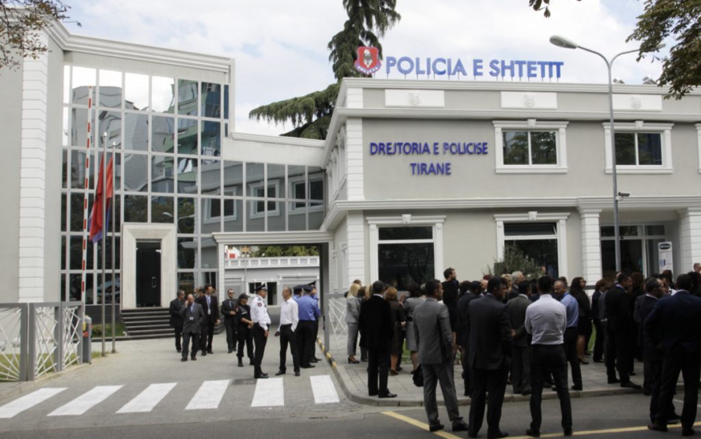EMRAT/  Pranga 2 mirditorëve,plagosën të riun te Kopshti Botanik