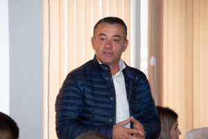 I SHPËTOI ATENTATIT ME C4, BIZNESMENI VLONJAT MESAZH POLICISË: NGA SOT NUK DO TË GJENI MË QETËSI