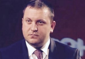Analiza/ Osmani: Përpara se ta nënshtrojnë një popull e çmendin atë. Eksperimenti me të cilin i nënshtrojnë majmunët dhe shqiptarët!