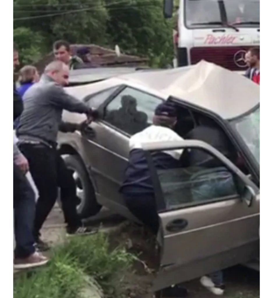 Foto/ Aksident i rëndë në Qafë-Thanë, shtypet makina