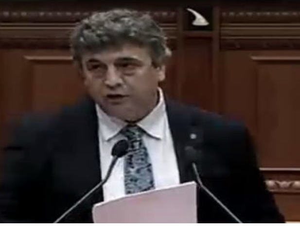 Përplasja për Luftën, PS me rezolutë të re për Tufën: Duhet t’u qëndrojë…