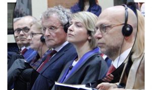 “Armiku i popullit’/ Ambasadori i OSBE thyen heshtjen: Shqiptarët vazhdojnë…
