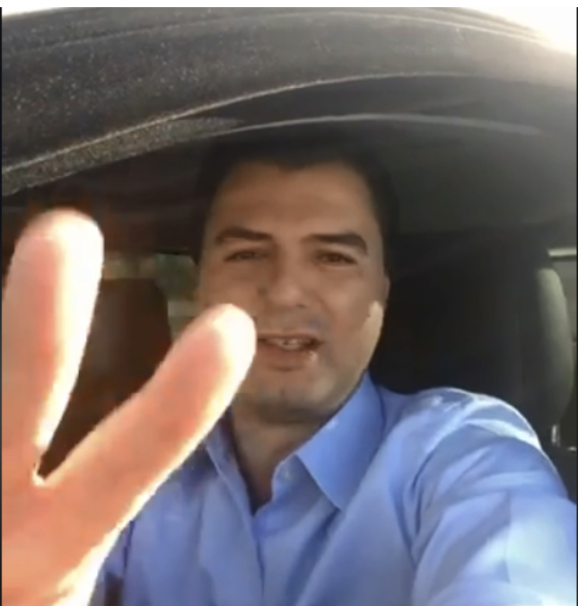 VIDEO/ Basha në Berat, me dhjetra qytetarë e presin në hyrje të qytetit me thirrjen “Rama ik”…