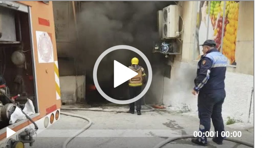 VIDEO/ Digjet automjeti në brendësi të garazhit në Tiranë