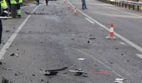 Aksident i rëndë, makina me dy gratë përfundon në kanal