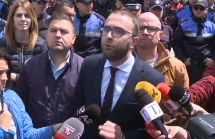 GAZMEND BARDHI BËN DEKLARATËN E FORTË NGA KOMISARIATI NR.6: NGA KY MOMENT NUK E NJOHIM MË DREJTORIN E POLICISË