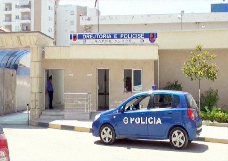 U PLAGOS NË LUNGOMARE TEKSA PINTE KAFE, FLET VLONJATI: QËLLOHESHIN NGA TË DYJA KRAHËT, DISA DJEM TË TJERË PO VININ NË KËMBË