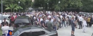 VIDEO LIVE/ Çfarë po ndodh në selinë e PD në këto momente. Ja pamjet