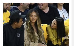 Gruaja seksi i flet Jay-Z në prani të Beyonce, gjesti i këngëtares po bën xhiron në rrjet (VIDEO)