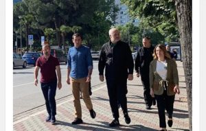 Fushata, Rama e nisin ditën me Veliajn, ecje në rrugët e Tiranës dhe takime me…