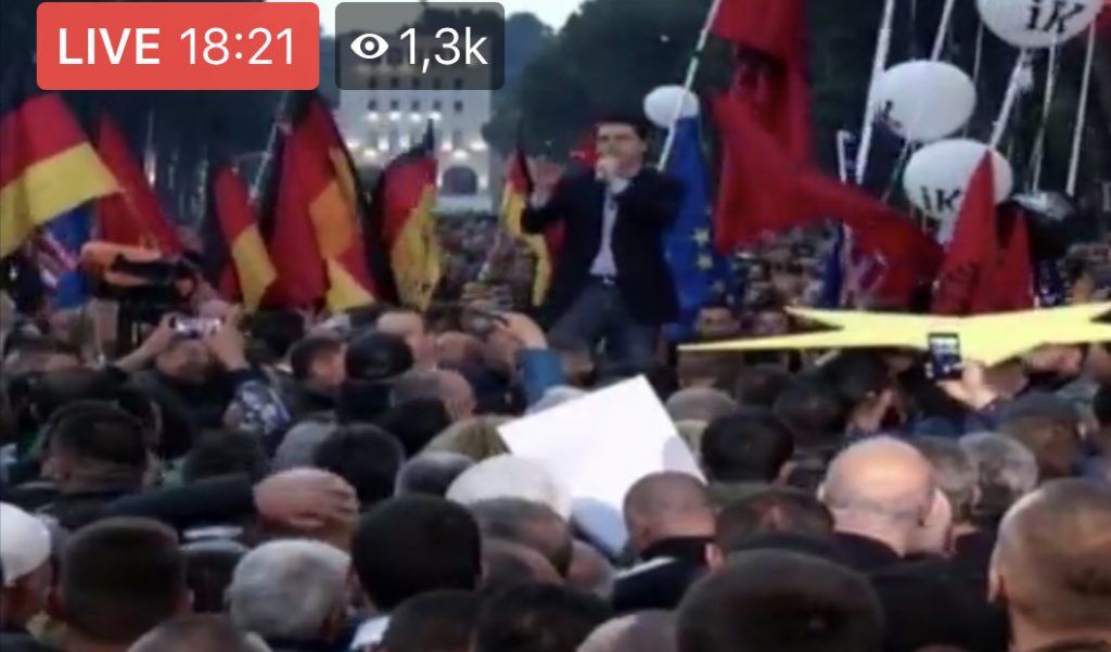 LIVE/ Orë pas ore/ Basha dhe Vasili i bashkohen tubimit