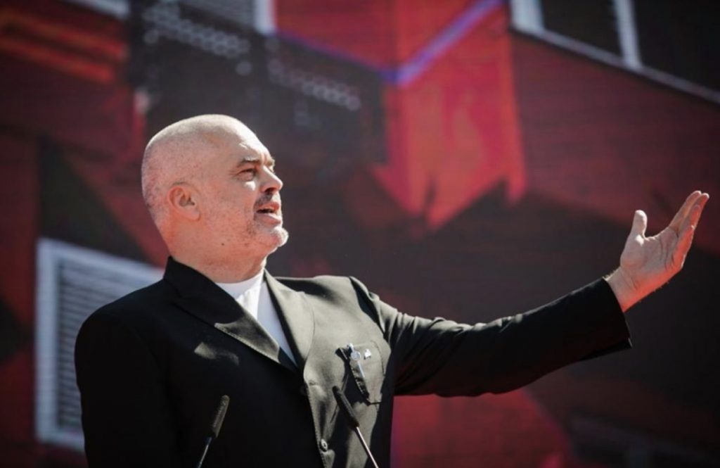Ditët e fundit të mbretërimit të kllounit Edi Rama
