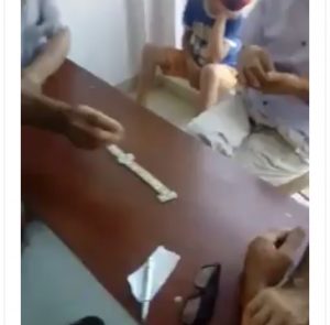VIDEO/ Kërcet dominoja në Shijak, Komisionerët e PS nisin festën pas mbushjes së kutive të votimit