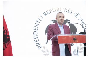 Dekorimi/ Meta: Shqipëria s’duhet të jetë vendi i shpresave të thyera, ku varfëria frenon brezin e ri