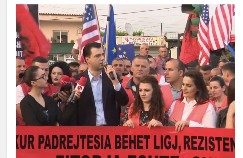 “U mblodhën në një palestër si në furrik”, Basha komenton çeljen e fushatës së PS: Shpallën programin ogurzi të…