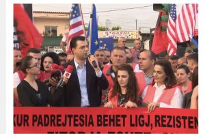 “U mblodhën në një palestër si në furrik”, Basha komenton çeljen e fushatës së PS: Shpallën programin ogurzi të…