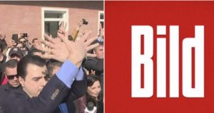 Skandali i “Bild”/ Qytetaret mblidhen  në oborrin e PD-së.Çfarë po ndodh ?