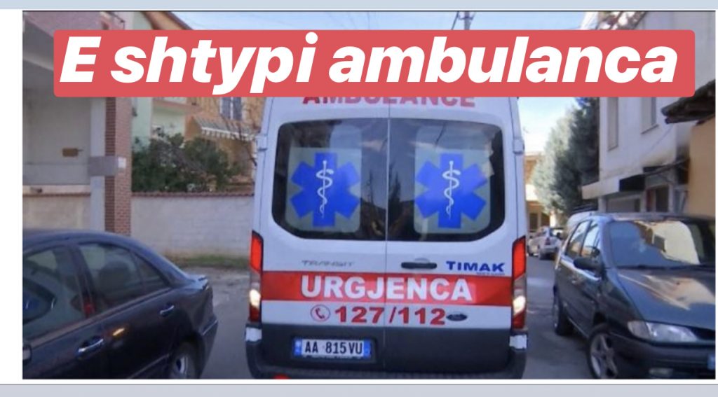 E përplasi ambulanca  ndërron  jetë në spital