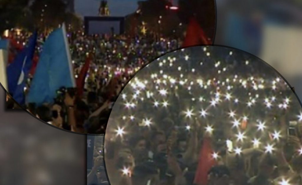 Basha dhe mijëra qytetarë nisin marshimin drejt Parlamentit