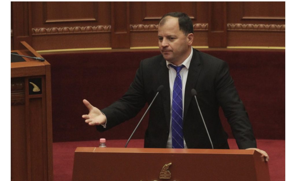 Deputeti i opozitës së re thirrje Policisë: Mos iu bindni urdhrave të Ramës dhe Lleshajt. Po ju përdorin kundra popullit që…
