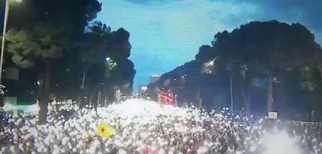 Protesta marshim, Basha sposton turmën drejt Parlamentit: Lart dritat e shpresës!