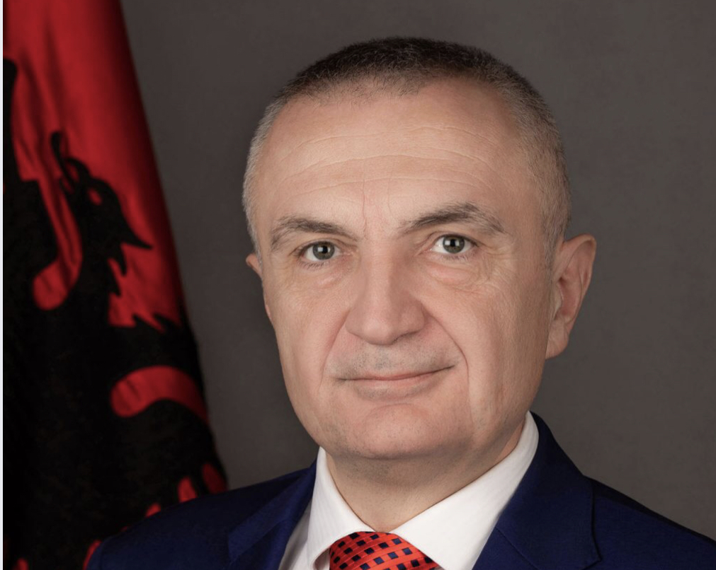 Reagon presidenti Meta: Liria e shtypit dhe informimit e garantuar me kushtetutë
