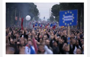 “Ora e supergjigandit po afron”, çfarë paralajmëron Berisha para protestës