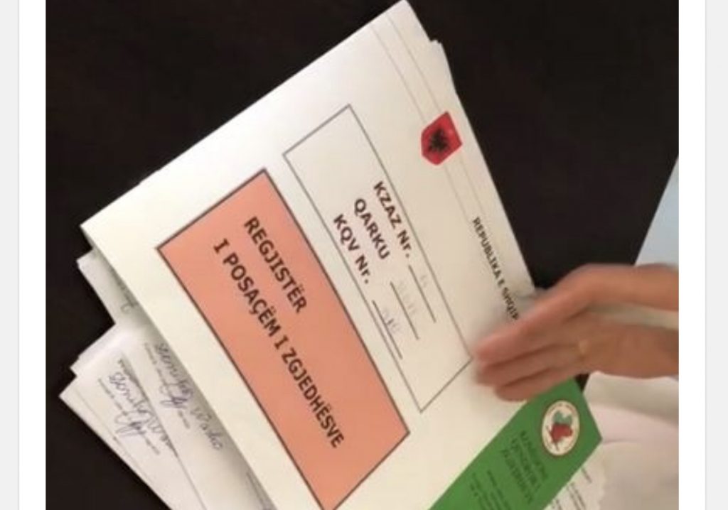 VIDEO/ Votim me dy palë lista në Vagalat të Finiqit, komisioneri thotë se…