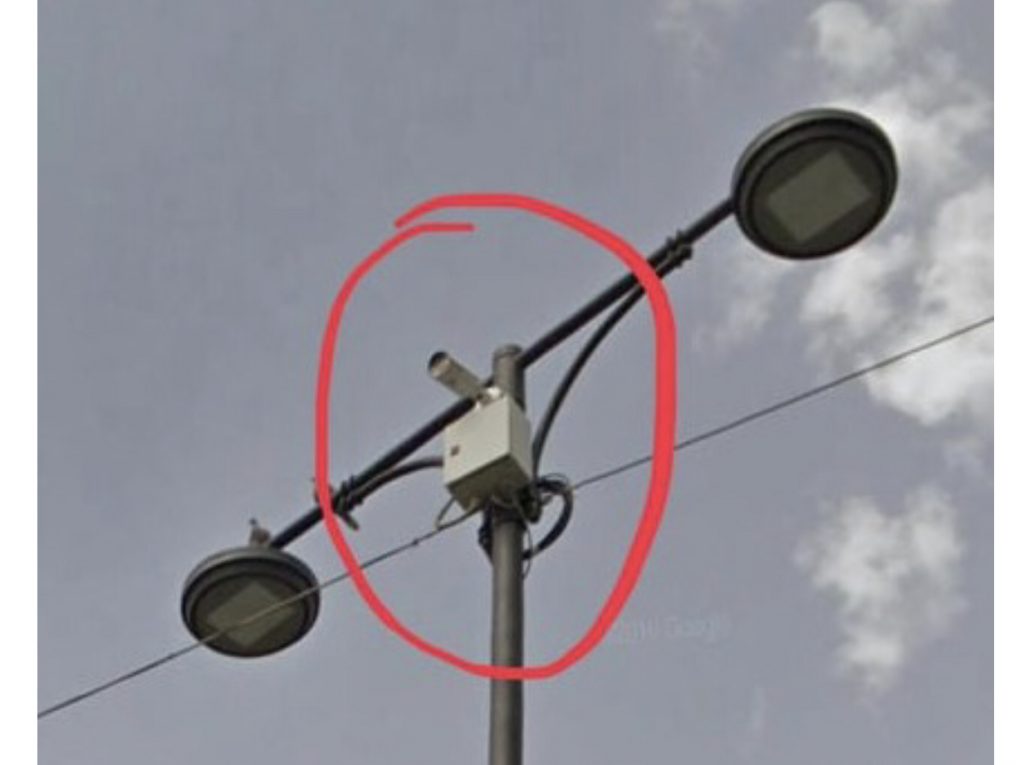 FOTOT/ Spaho denoncon policinë: Maskarenjtë, vrojtojnë me kamera godinën e PD. Ju ka hyrë frika, ju ka ardhur fundi