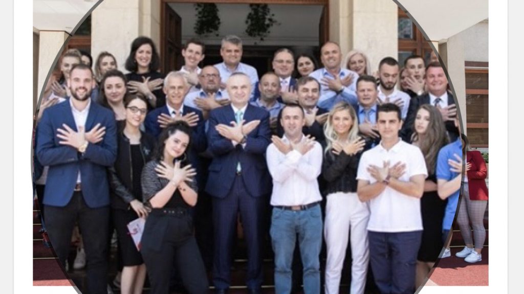 PS kërkon shkarkimin, Meta mesazh nga takimi me studentë: Me qetësi dhe shqiptari do të…