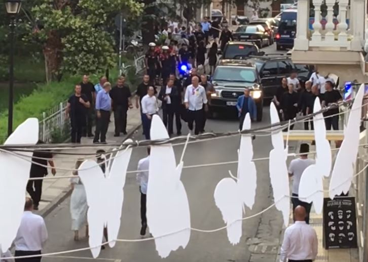 VIDEO-FOTO/ Momenti i mbërritjes së Ramës në Shkodër, shikoni nga sa gardistë shoqërohej. Në krah të tij edhe Tom D