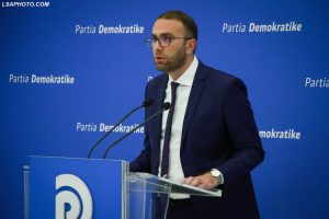Djegia e KZAZ-së/ Gazment Bardhi mohon militantët e PD-së