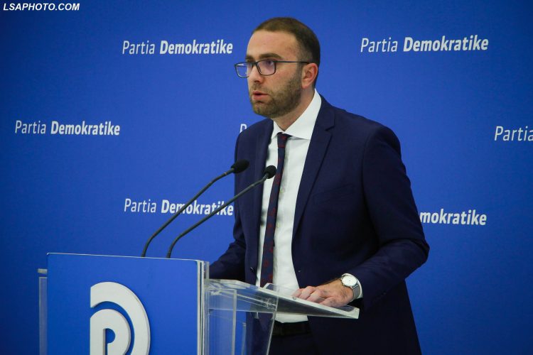 Djegia e KZAZ-së/ Gazment Bardhi mohon militantët e PD-së