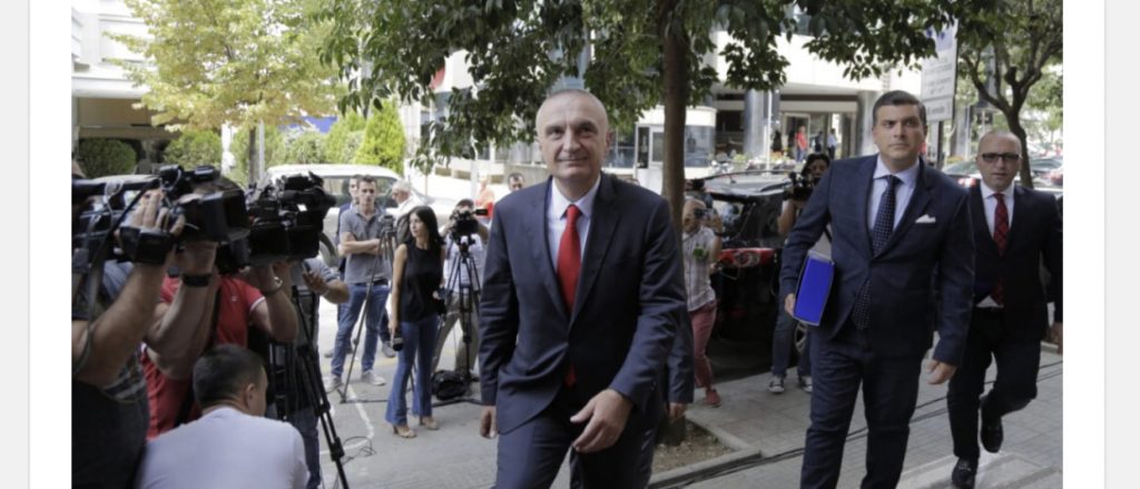 Shembja e Teatrit, Presidenti mbërrin në Kushtetuese: Do kërkoj shpalljen antikushtetues të ligjit