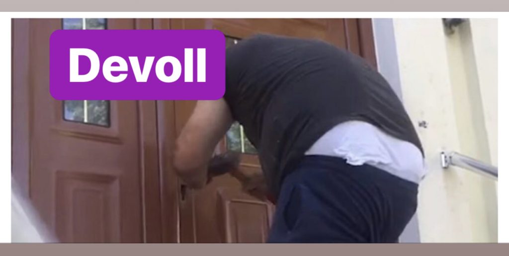 Devoll/ Kryebashkiaku i Rilindjes hyn në zyrë “hajdutçe” dhe me dhunë