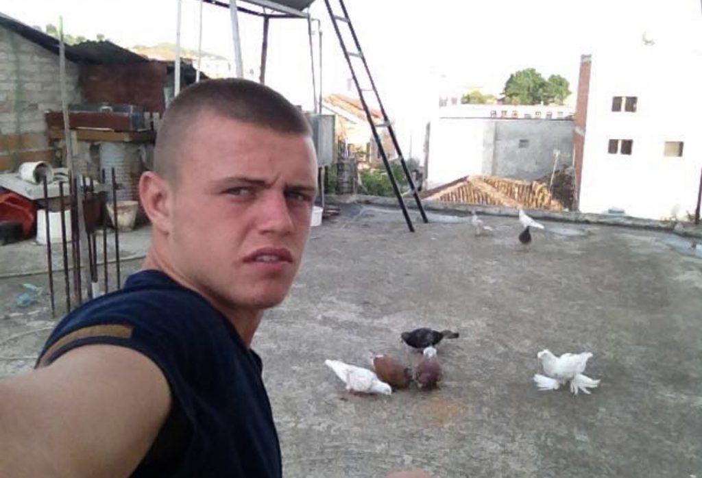 FOTO/ Këta janë dy autorët e vrasjes në Kavajë, dy vëllezërit Hyka bënë luftë me plumba për 4 minuta
